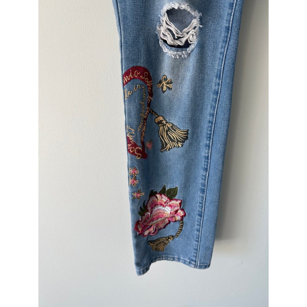 Malonacia Floral Animal Embroidered Distressed Jeans 10 - Picture 5 of 9